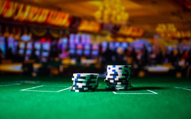 Private roulette table view with players list and limits